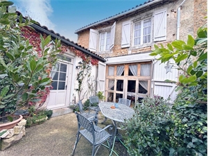 propriete à la vente -   16700  NANTEUIL EN VALLEE, surface 102 m2 vente propriete - UBI479557790